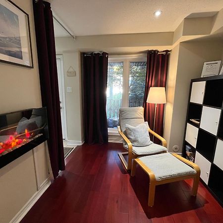 Stunning Rooms In Townhouse Across The Beach Toronto Esterno foto