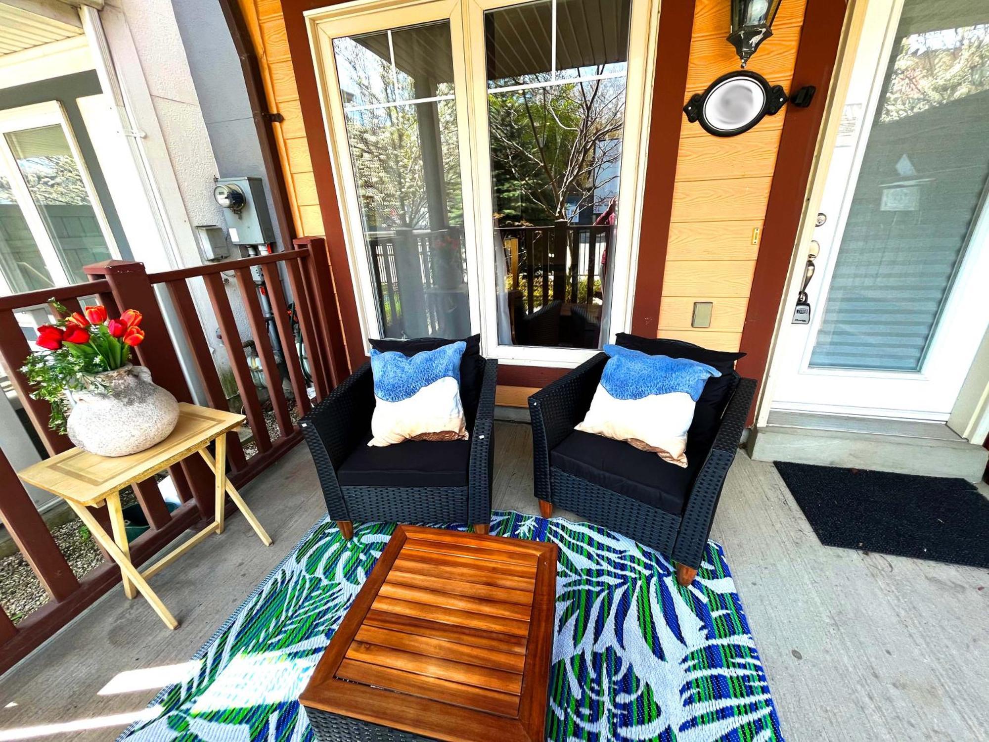 Stunning Rooms In Townhouse Across The Beach Toronto Esterno foto